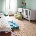 Bright Apt Near Nation